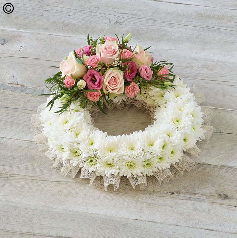 Traditional Wreath Pink Large